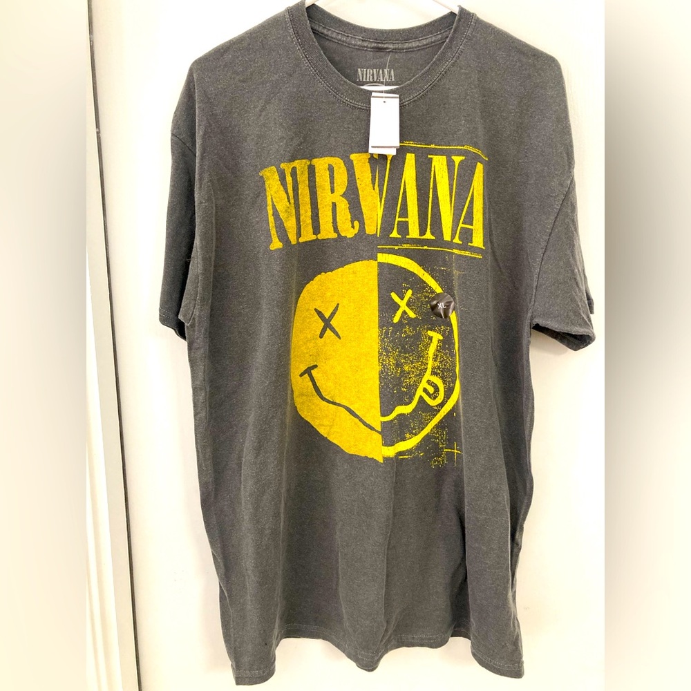 NWT Vintage Style Nirvana Band Tee - Picture 1 of 3